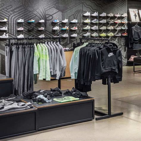 houte nike schoen|Nike Factory Stores.